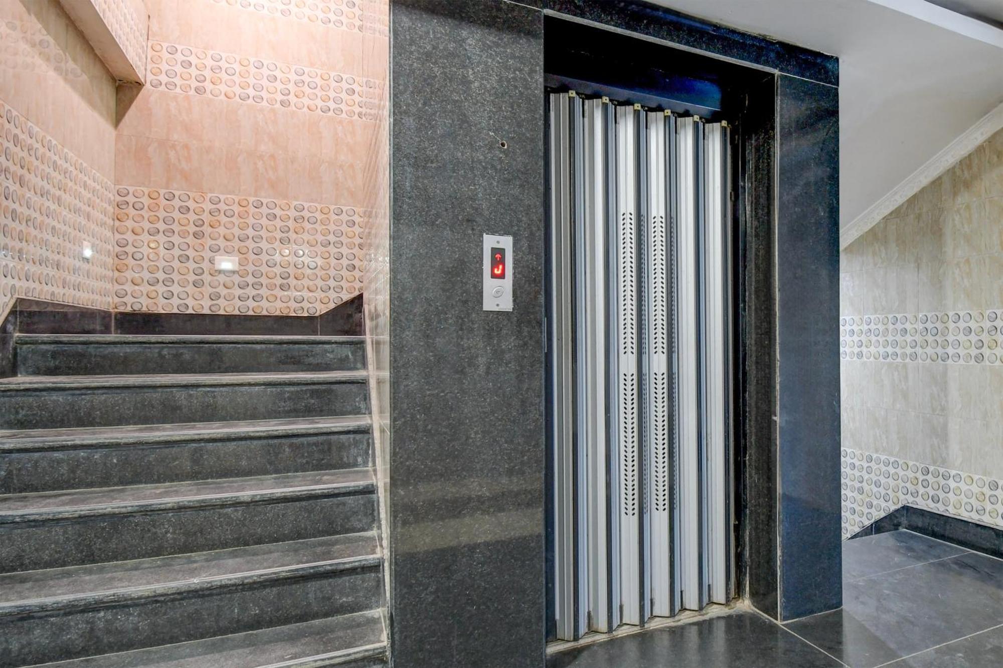 Hotel O Blue Royal Bhubaneswar Exterior photo